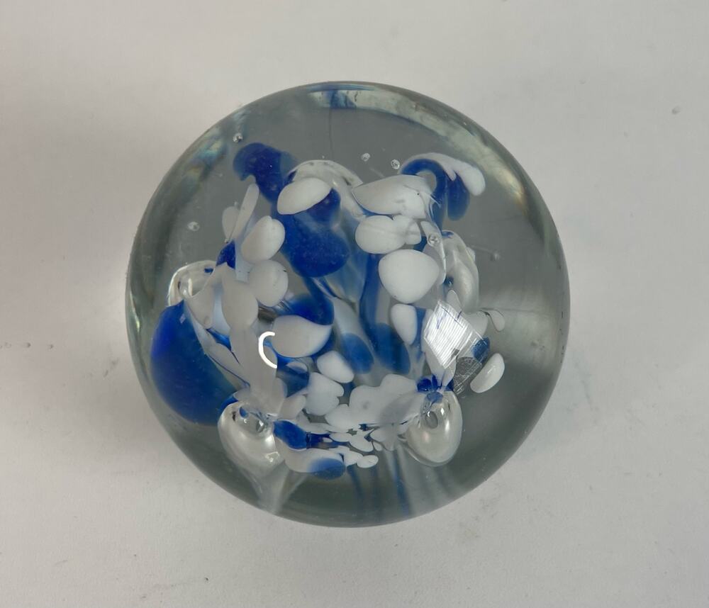 Art Glass Circle Round  PAPERWEIGHT Decor Blue & white